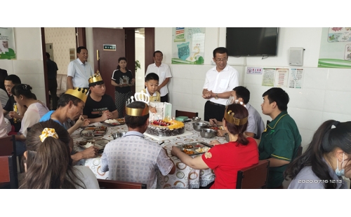 一句溫馨的祝福，一份熾熱的感情